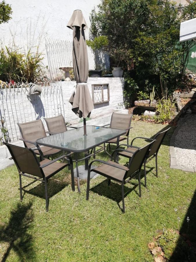 36 Mount Road Guesthouse And Self Catering Port Elizabeth Extérieur photo